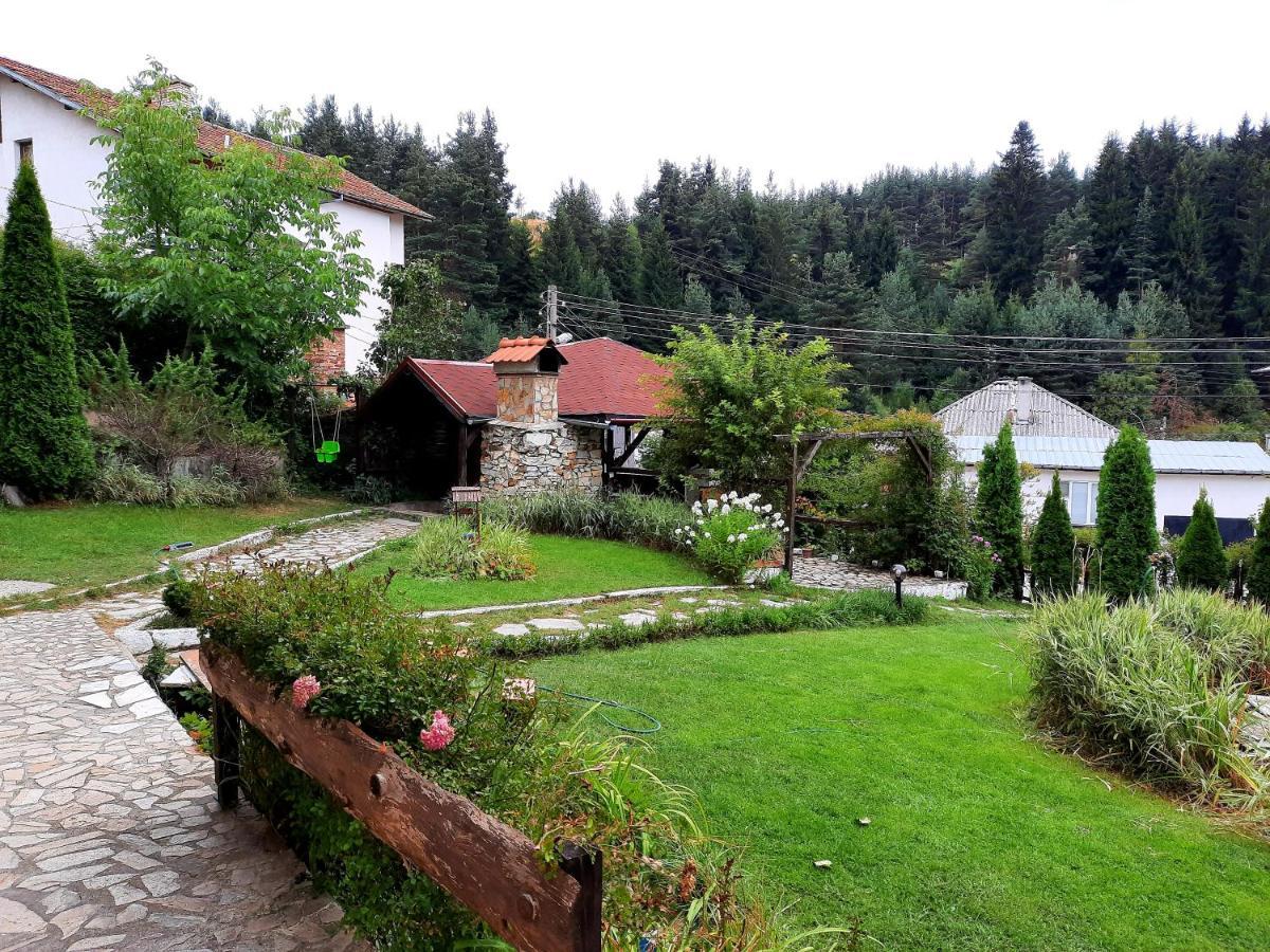 Guesthouse Classic Dospat Exterior foto